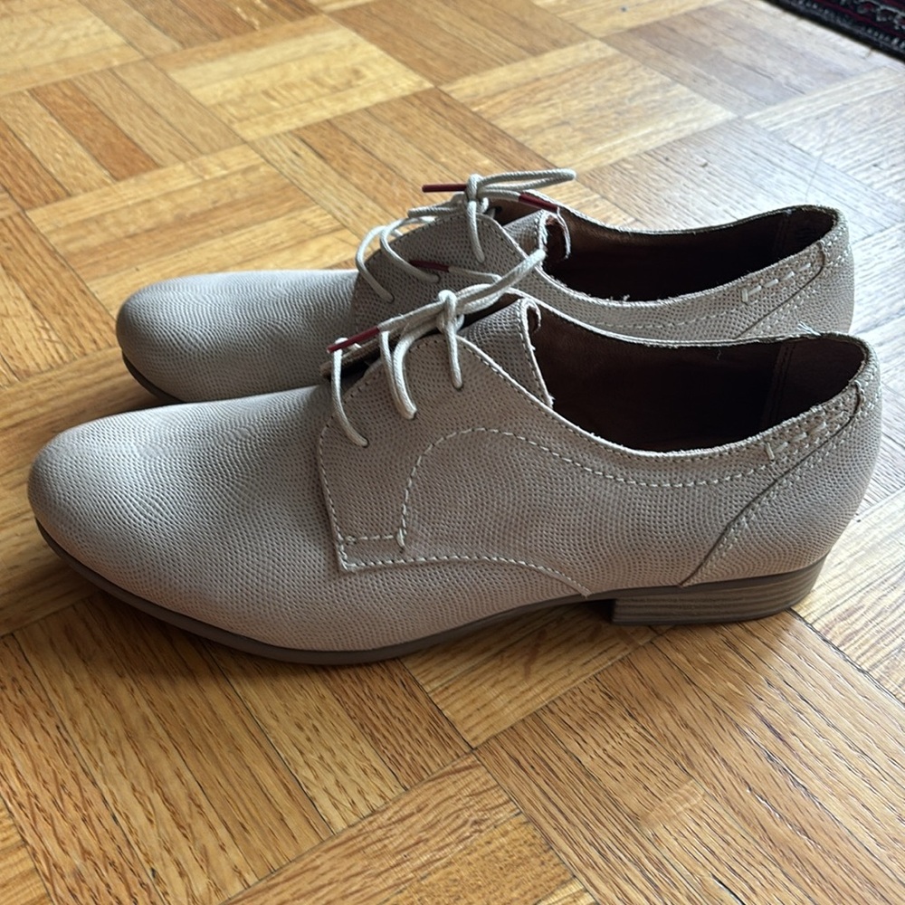 NWOT Tamaris Beige Leather Loafers - Picture 6 of 10